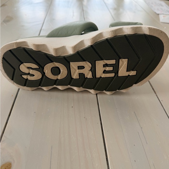 Sorel Women'’s Viibe Twist Green Sandals - Picture 4 of 5